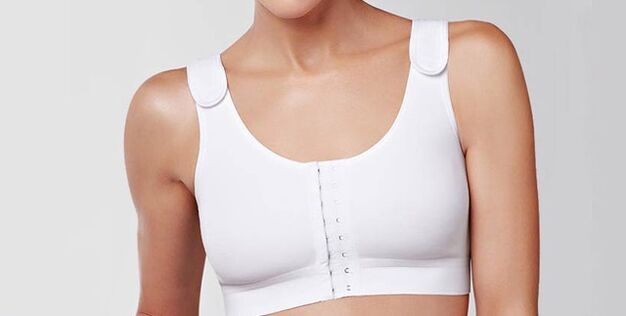 vêtements de compression après lifting et augmentation mammaire